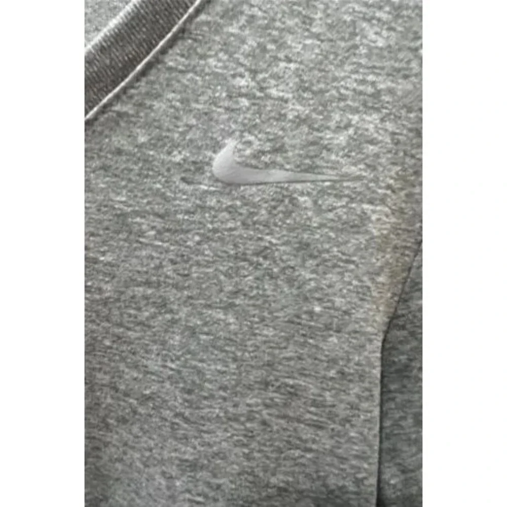 Nike Dri-FIT Gray Long Sleeve V-Neck Athletic Tee Women’s Size M